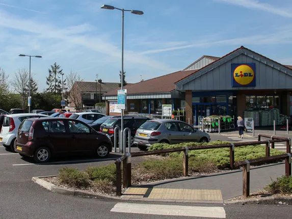 ରହସ୍ୟମୟ ପାର୍କି˚:ଗାଡ଼ି ଆଣିବାକୁ ଡରୁଛନ୍ତି ଗ୍ରାହକ