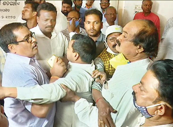 କଂଗ୍ରେସ ଭବନରେ ମାର୍‌ପିଟ୍‌