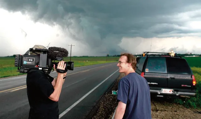 ଘୂର୍ଣ୍ଣିବାତ୍ୟା ପର୍ଯ୍ୟଟନ ! କେବଳ ରୋମାଞ୍ଚ ଖୋଜୁଥିବା ପର୍ଯ୍ୟଟକଙ୍କ ପାଇଁ ଉଦ୍ଦିଷ୍ଟ