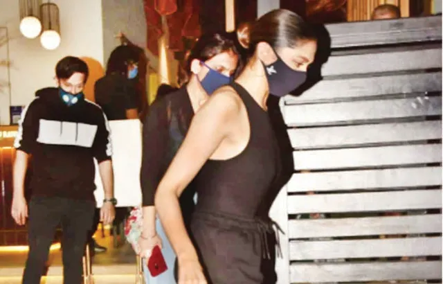 ଚର୍ଚ୍ଚାରେ ଦୀପିକାଙ୍କ ୨୫ ହଜାର ଟଙ୍କାର ମାସ୍କ