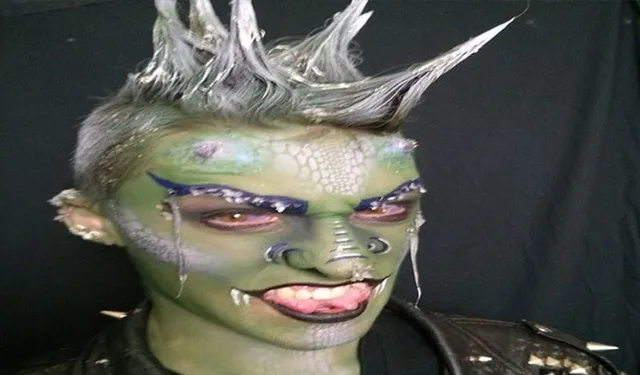 ସବୁଠାରୁ ବିକୃତ ମଣିଷ ଭାବେ ପରିଚୟ ହାସଲ କରିବା ପାଇଁ ଯୁବକ ୧୪ଲକ୍ଷରୁ ଊର୍ଦ୍ଧ୍ବ ଟଙ୍କା ଖର୍ଚ୍ଚ କରି ସାରିଲେଣି