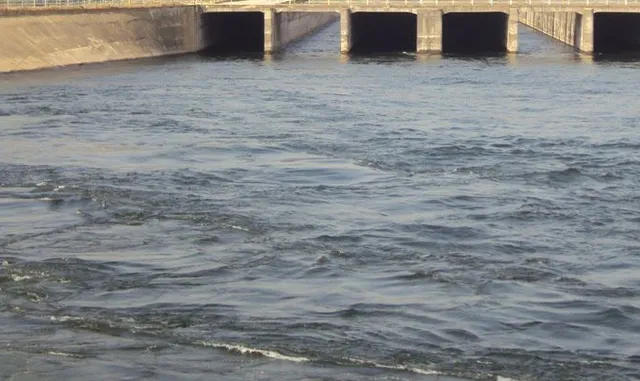 ବାପା ମୋବାଇଲ ଦେଲେନି ବୋଲି ସାଇଫନ୍‌କୁ ଡେଇଁ ପଡ଼ିଲା ନାବାଳିକା