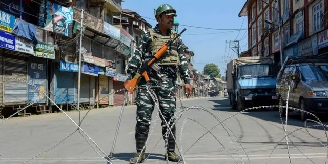 ଅନନ୍ତନାଗ ଜିଲ୍ଲାରେ ସୁରକ୍ଷା ବାହିନୀ-ଆତଙ୍କବାଦୀ ମୁହାଁମୁହିଁ: ଏନକାଉଣ୍ଟରରେ ୨ ଆତଙ୍କବାଦୀ ନିିହତ