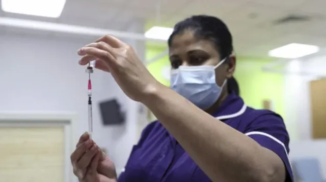 ଆସନ୍ତାକାଲି ଠାରୁ ରାଜ୍ୟରେ କୋଭିଡ ଟିକା ନେବେ ପୁଲିସ କର୍ମଚାରୀ; ପ୍ରଥମ ଟିକା ନେବେ ପୁଲିସ ମହାନିର୍ଦ୍ଦେଶକ