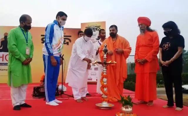 ‘ସମ୍ବାଦ’ ପକ୍ଷରୁ ଯୋଗ ସଚେତନତା କାର୍ଯ୍ୟକ୍ରମ ‘ଓଡ଼ିଶା ଯୋଗାଥନ୍‌’ ଅନୁଷ୍ଠିତ