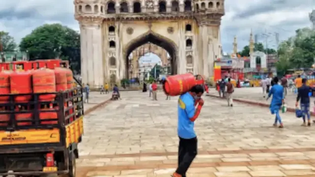 ମହଙ୍ଗା ମାଡ଼: ବଢ଼ିଲା ଅଣ ସବସିଡିଯୁକ୍ତ ଏଲପିଜି ଗ୍ୟାସ ସିଲିଣ୍ଡରର ମୂଲ୍ୟ