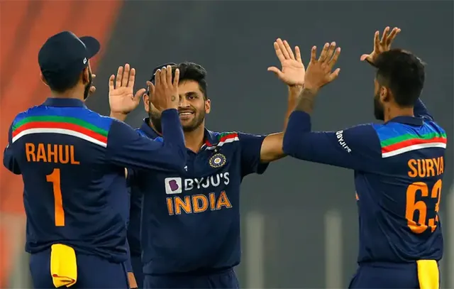 ରୋମାଞ୍ଚକ ବିଜୟ: ପ୍ରଥମ ଅନ୍ତର୍ଜାତୀୟ ପାଳିରେ ସୂର୍ଯ୍ୟଙ୍କ ତେଜ, ଶୃଙ୍ଖଳା ୨-୨ ସ୍ଥିତିରେ