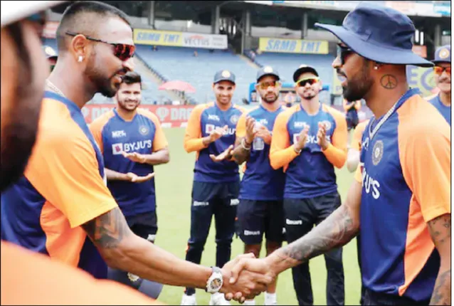 ଭାଇ ହାତରୁ ଭାରତ ଟୋପି, ପିତାଙ୍କୁ ଉତ୍ସର୍ଗ କଲେ ସ୍ମରଣୀୟ ପାଳି