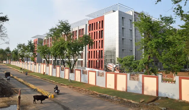 ଆଇଜିଏଚ୍‌ ସୁପର ସ୍ପେଶିଆଲିଟି ହସ୍ପିଟାଲ, ଲୋକାର୍ପଣ ପୂର୍ବରୁ ତେଜୁଛି ବିବାଦ