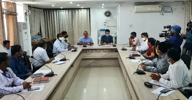 ପୁରୀ: ରାଷ୍ଟ୍ରପତିଙ୍କ ଗସ୍ତ ପୂର୍ବରୁ ଜିଲ୍ଲାପାଳ ସମର୍ଥ ବର୍ମା ଓ ଆରକ୍ଷୀ ଅଧୀକ୍ଷକ କେ ବିଶାଲ ସିଂହଙ୍କ ଉପସ୍ଥିତିରେ ପ୍ରଶାସନିକ ପ୍ରସ୍ତୁତି ବୈଠକ