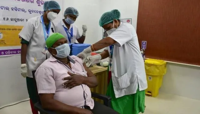 ବିଦ୍ୟୁତ୍‌, ପାନୀୟ ଜଳଯୋଗାଣ ଓ ସଡ଼କ ପରିବହନ କର୍ମଚାରୀଙ୍କୁ ଦିଆଯିବ କରୋନା ଟିକା