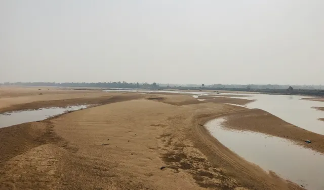 ବ˚ଶଧାରା ବାଲି ଚାଲାଣ ପାଇଁ ଆନ୍ଧ୍ରର ଷଡ଼୍‌ଯନ୍ତ୍ର : ନଦୀ ମଧ୍ୟକୁ ଅସ୍ଥାୟୀ ରାସ୍ତା ନିର୍ମାଣ ଅନୁମତି