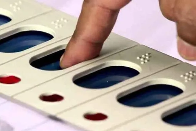 ଗୋଟିଏ ଦେଶ-ଗୋଟିଏ ନିର୍ବାଚନ ପାଇଁ ସମ୍ବିଧାନ ସଂଶୋଧନ କରିବାକୁ ପଡ଼ିବ, ଇଭିଏମ କିଣିବାକୁ ୧୦,୦୦୦ କୋଟି ଖର୍ଚ୍ଚ ହେବ : ନିର୍ବାଚନ ଆୟୋଗ