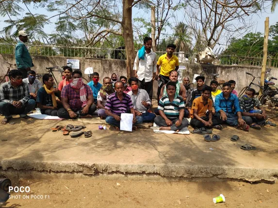 ରାସ୍ତାକଡ଼ରେ ପରିବା ବିକ୍ରି ବନ୍ଦ ନେଇ ବିକ୍ରେତାଙ୍କ ପ୍ରତିବାଦ 