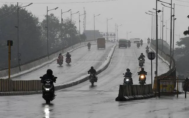 ୨୪ ଘଣ୍ଟା ମଧ୍ୟରେ ୧୮ ଜିଲ୍ଲାରେ କାଳବୈଶାଖୀ ସମ୍ଭାବନା, ୧୧ ଜିଲ୍ଲାକୁ ୟେଲୋ ଓ୍ଵାର୍ଣ୍ଣିଂ ଜାରି