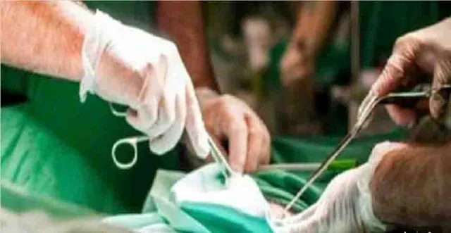 ଅସ୍ତ୍ରୋପଚାର ସମୟରେ ମହିଳାଙ୍କ ପେଟରେ ଡାକ୍ତର ଛାଡ଼ି ଦେଇଥିଲେ ତଉଲିଆ, ନଷ୍ଟ ହୋଇଗଲା ଗର୍ଭାଶୟ