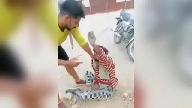 ଜଣେ ବ୍ୟକ୍ତିଙ୍କୁ ଜୋର୍‌ କରି ‘ପାକିସ୍ତାନ ମୁର୍ଦ୍ଦାବାଦ୍’ କହିବାକୁ ବାଧ୍ୟ କରୁଥିବା ଅଭିଯୁକ୍ତ ଗିରଫ