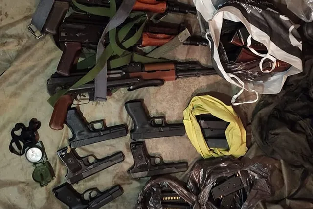 ଏଲଓସି ନିକଟରୁ ବିପୁଳ ପରିମାଣର ଅସ୍ତ୍ରଶସ୍ତ୍ର ଜବତ କଲା ସେନା