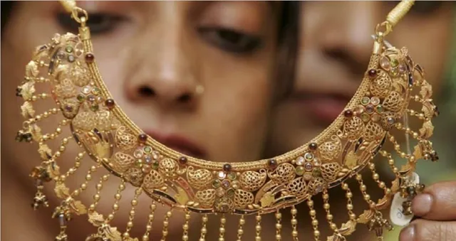 ଦିଅର ବାହାଘର ପାଇଁ ଅଧିକ ଗହଣା କିଣାହେବାରୁ ତିନି ଶିଶୁଙ୍କ ସହ ବିଷ ପିଇଲା ମା