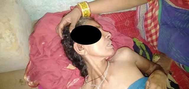 ଅଧା ଚିକିତ୍ସାରୁ ଫେରିଲେ ଶିକାରୀ ଜାଲରେ ଫସି ଗୁରୁତର ଦୁଇ ବୃଦ୍ଧା