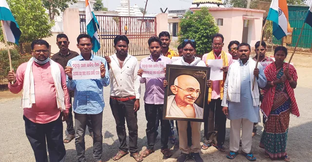 ଚନ୍ଦାହାଣ୍ଡି : ମହାତ୍ମା ଗାନ୍ଧୀଙ୍କୁ ଅପମାନ ନେଇ ଅଭିଯୋଗ, ଥାନାରେ ଏତଲା ଦେଲେ କଂଗ୍ରେସ ନେତା