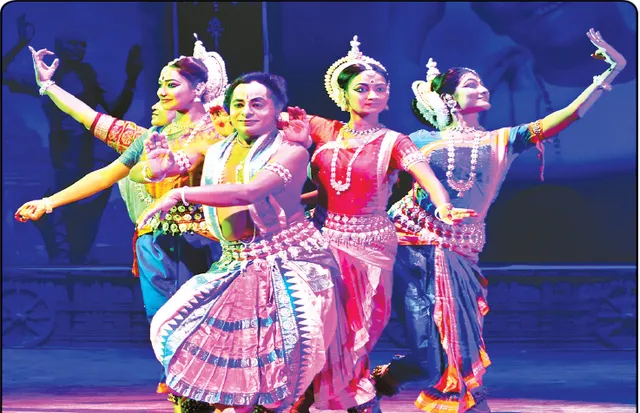 ଆରମ୍ଭ ହେଲା ଗୁରୁ ପଙ୍କଜ ଉତ୍ସବ ଓ ମାହାରୀ ସମ୍ମାନ ସମାରୋହ: ଦୁର୍ଗାଙ୍କ ସୁମରଣା ଢାଳିଲା ଭକ୍ତିରସ, ସମ୍ମାନିତ ହେଲେ ୪ ଶିଳ୍ପୀ