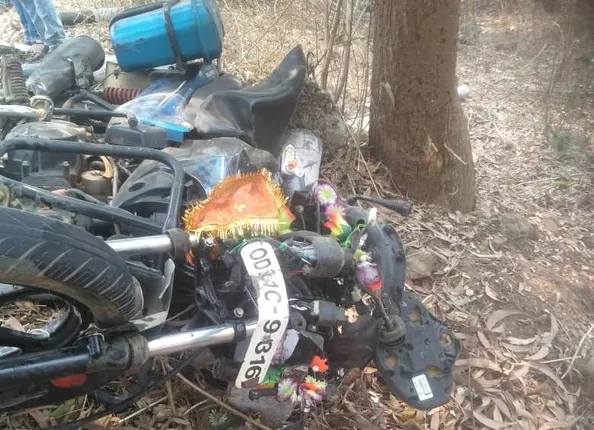 ବାଇକ୍‌କୁ ମୁହାଁମୁହିଁ ଧକ୍କା ଦେଲା ଟାଟା ଏସିଇ: ଭୋଜିରେ ଯୋଗଦେବାକୁ ଯାଉଥିବା ବ୍ୟକ୍ତିଙ୍କ ମୃତ୍ୟୁ