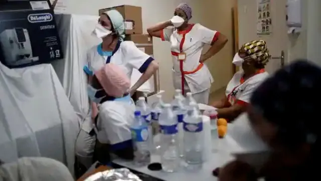 କୋଭିଡ୍‌-୧୯ର ତୃତୀୟ ପ୍ରବାହ: ଆଜି ଠାରୁ ଏକ ମାସ ପର୍ଯ୍ୟନ୍ତ ଲକ୍‌ଡାଉନ୍‌ ଘୋଷଣା କଲା ଫ୍ରାନ୍‌ସ୍‌