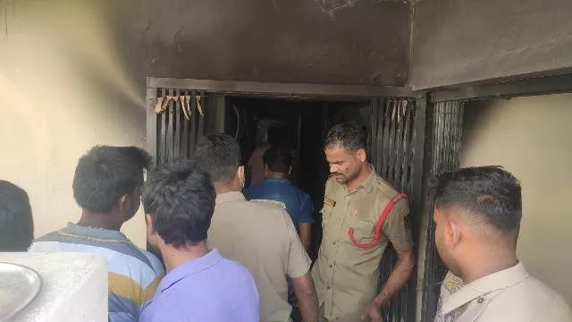 ଫ୍ରିଜର କଂପ୍ରେସର ଫାଟି ଘରେ ଲାଗିଲା ନିଆଁ, ଲକ୍ଷାଧିକ ଟଙ୍କାର ସମ୍ପତ୍ତି ନଷ୍ଟ 