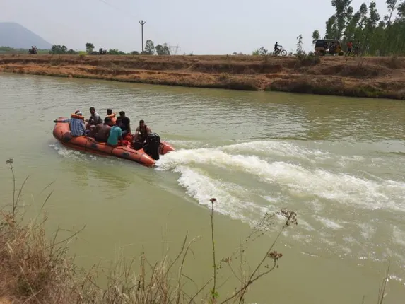 କେନାଲରେ ଗୋଡ଼ ଖସି ବୃଦ୍ଧ ନିଖୋଜ; ୩୦ଘଣ୍ଟା ହେବ ଓଡ୍ରାଫ ଓ ଅଗ୍ନିଶମ ବାହିନୀର ସର୍ଚ୍ଚ ଅପରେସନ୍‌ ଜାରି