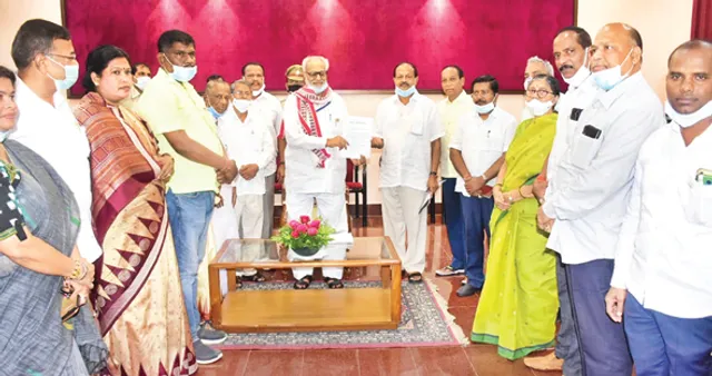 ରାଜଭବନ ଗଲେ ବିଜେଡି ବିଧାୟକ, ସୁବାସଙ୍କ ସଂପର୍କରେ ରାଜ୍ୟପାଳଙ୍କୁ ଜଣାଇଲା ବିଜେଡି