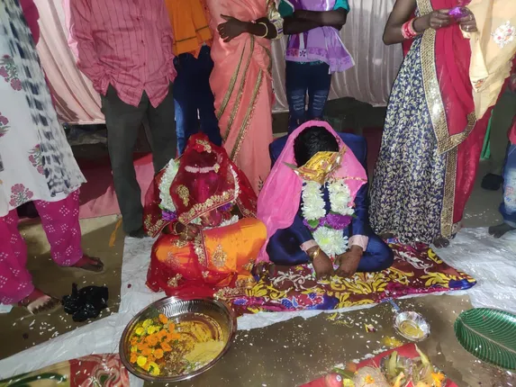 ବିବାହ ବେଦୀରୁ ନାବାଳିକା କନ୍ୟାକୁ ଉଠାଇନେଲା ଚାଇଲଡ ଲାଇନ