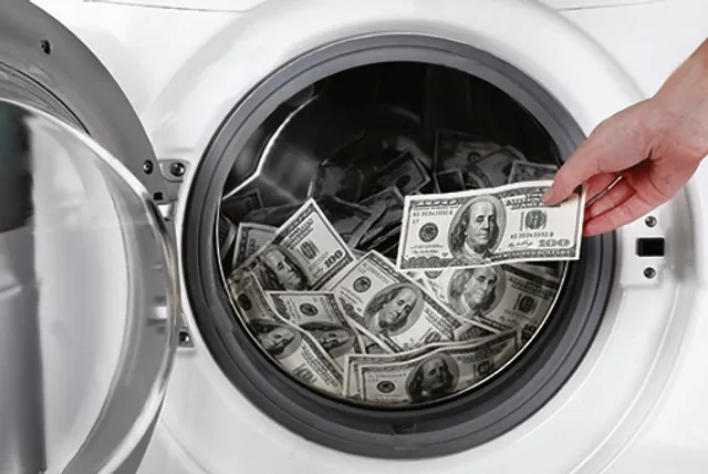 ନୂଆ ସମୟ ନୂଆ କଥା : ୱାସିଂମେସିନ୍‌ରେ ନୋଟ୍‌ ଧୋଇଲେ ଏବଂ ନିଃସଙ୍ଗତା ଦୂର କରୁଛନ୍ତି ମଡେଲ୍‌ କଷ୍ଟମର୍‌