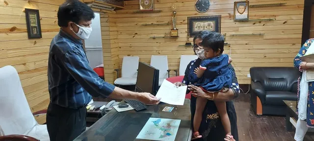 କରୋନାରେ ପ୍ରାଣ ହରାଇଥିବା ସାମ୍ବାଦିକ ପ୍ରବୀର ପ୍ରଧାନଙ୍କ ପରିବାରକୁ ୧୫ ଲକ୍ଷ ଟଙ୍କାର ଅନୁକମ୍ପା ରାଶି ପ୍ରଦାନ କଲେ ରାଜ୍ୟ ସରକାର