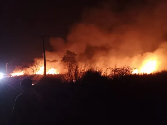 ୧୧କେଭି ବିଦ୍ୟୁତ ପୋଲରେ ଧକ୍କା ଖାଇଲା ଟ୍ରକ