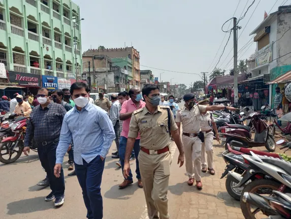 ଅମାନିଆ ମାନୁନାହାନ୍ତି କଟକଣା, ଜିଲ୍ଲାପାଳ ଓ ଏସପି ରାସ୍ତାକୁ ଓହ୍ଲାଇଲେ