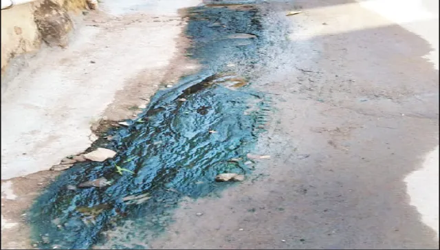 ରାସ୍ତାରେ ଭାସୁଛି ଡ୍ରେନ୍ ପାଣି, ଦୁର୍ଗନ୍ଧରେ ଫାଟି ପଡୁଛି ଅଞ୍ଚଳ