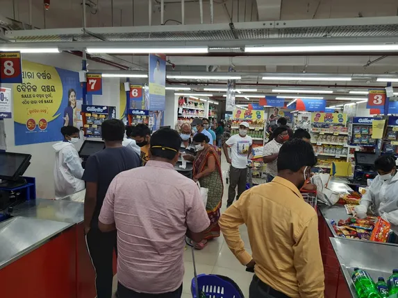 ରିଲାଏନ୍ସ ସୁପରମାର୍ଟ ସିଲ୍, ୧୦ ହଜାର ଜରିମାନା