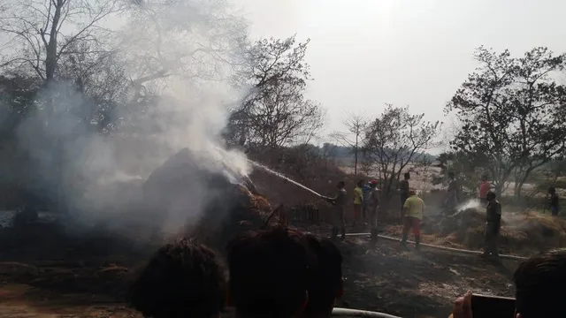 ଜଳ ସଙ୍କଟ ହେତୁ ନିଆଁ ଲିଭାଇବାକୁ ନାକେଦମ୍ ହେଲା ଦମକଳ, ଅଧଘଣ୍ଟା କାମକୁ ଲାଗିଲା ୭ ଘଣ୍ଟା