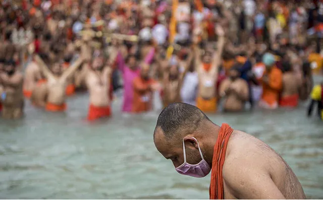 ଆଜିଠାରୁ ବନ୍ଦ ହୋଇପାରେ ହରିଦ୍ୱାର କୁମ୍ଭ ମେଳା, କରୋନା ପଜିଟିଭ ବଢୁଥିବା ଯୋଗୁଁ ଦିଆଯାଇପାରେ ନିଷ୍ପତ୍ତି