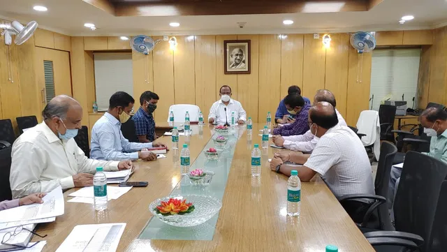 କୋଭିଡ୍ ପରିସ୍ଥିତି ସମ୍ପର୍କରେ କେନ୍ଦ୍ରାଂଚଳ ରାଜସ୍ୱ ଆୟୁକ୍ତଙ୍କ ସମୀକ୍ଷା