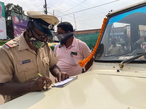 ଖୋର୍ଦ୍ଧାରେ କରୋନା କଟକଣା  କଡ଼ାକଡ଼ି, ମାସ୍କ ନପିନ୍ଧି ଜୋରିମାନା ଦେଲେ ୨୦ହଜାର ଟଙ୍କା