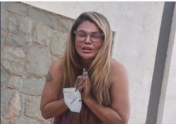 ମୋର ମା’କୁ ବଞ୍ଚାଇ ଦେଲ...’ କହି ରାସ୍ତା ଉପରେ ଭୋଭୋ ହୋଇ କାନ୍ଦିଲେ ରାକ୍ଷୀ ସାୱନ୍ତ