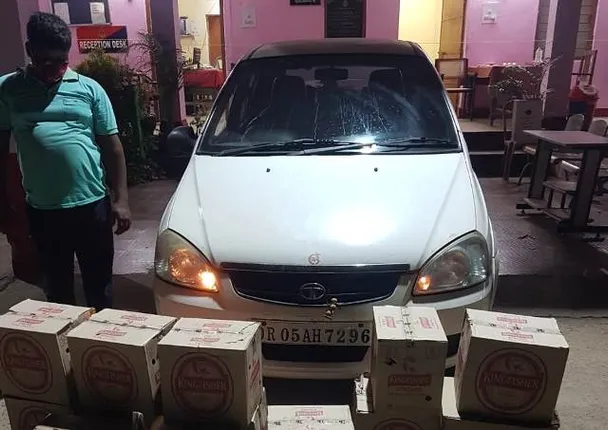 କାର ସହ ବିପୁଳ ପରିମାଣର ମଦ ଜବତ, ବ୍ୟବସାୟୀ ଗିରଫ