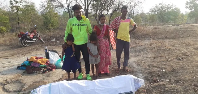 ବିଶାଖାପାଟଣାରେ ଶବ ବନ୍ଧା ପଡ଼ିବା ଘଟଣା, ଗାଁରେ ପହଞ୍ଚିଲା ଚୁମକୀଙ୍କ ଶବ