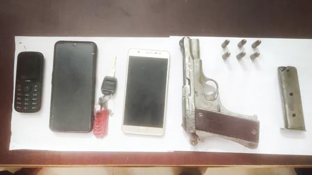 କ୍ୟୁଏଟି ପଞ୍ଝାରେ ୨ ବନ୍ଧୁକ ବେପାରୀ, ପିସ୍ତଲ ଓ ୬ ଗୁଳି ଜବତ, ଜଗତସିଂହପୁର ଓ ଆଇଲାଣ୍ଡ୍‌ରେ ଚେର