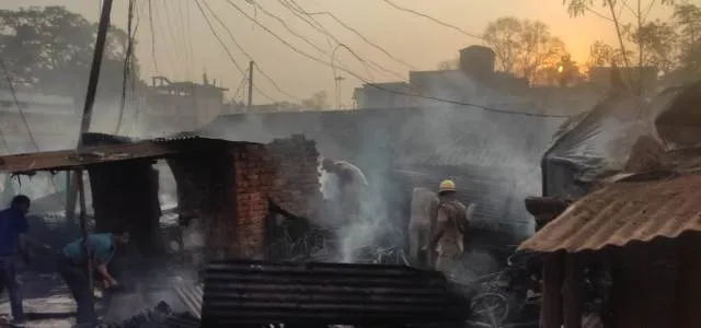 ବଡ଼ବିଲ ବଜାରରେ ଅଗ୍ନିକାଣ୍ଡ: ସାଇକେଲ ଦୋକାନ ସହ ୩ ଦୋକାନ ପୋଡ଼ି ପାଉଁଶ