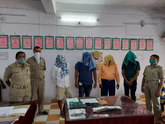 ଜୁଆ ଆଡ୍ଡାରେ ଚଢାଉ; ୪ ଜୁଆଡି ଗିରଫ, ୧ଲକ୍ଷ ୩୩ ହଜାର ଟଙ୍କା ଜବତ