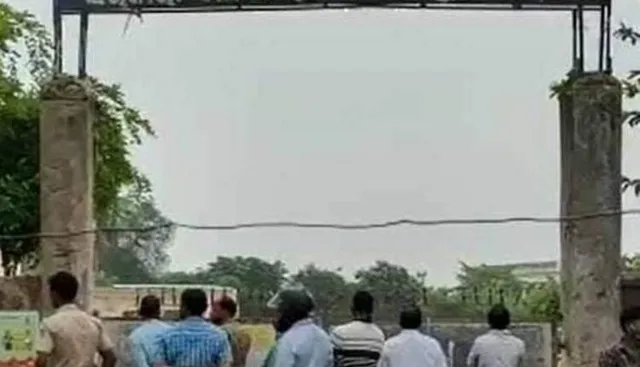 ଓଟିଇଟି ପରୀକ୍ଷାରେ ମୋବାଇଲ୍‌ ଜବତ ଘଟଣା: ୩ ଶିକ୍ଷକ ନିଲମ୍ବିତ