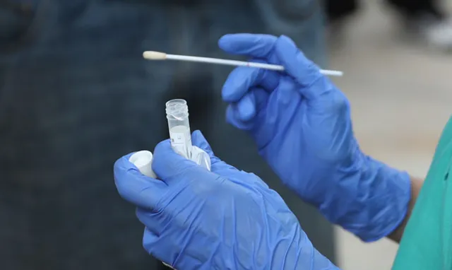 ସ୍ବାବ୍‌ ପରୀକ୍ଷାରେ ଅନିୟମିତତା: କରୋନା କିଟ୍‌ ପାଇଁ ଲାଞ୍ଚ!